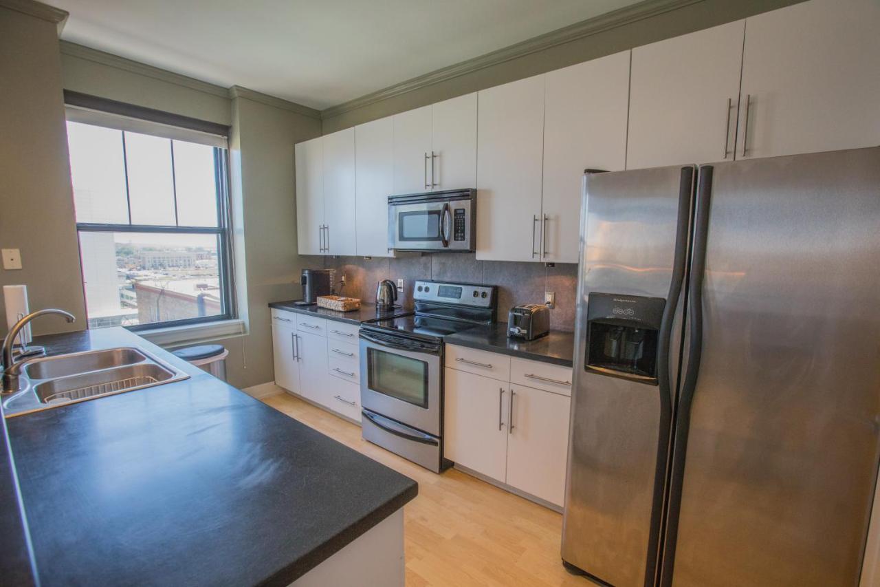 Designer Downtown Condo Suite - Splendid View Де-Мойн Екстер'єр фото